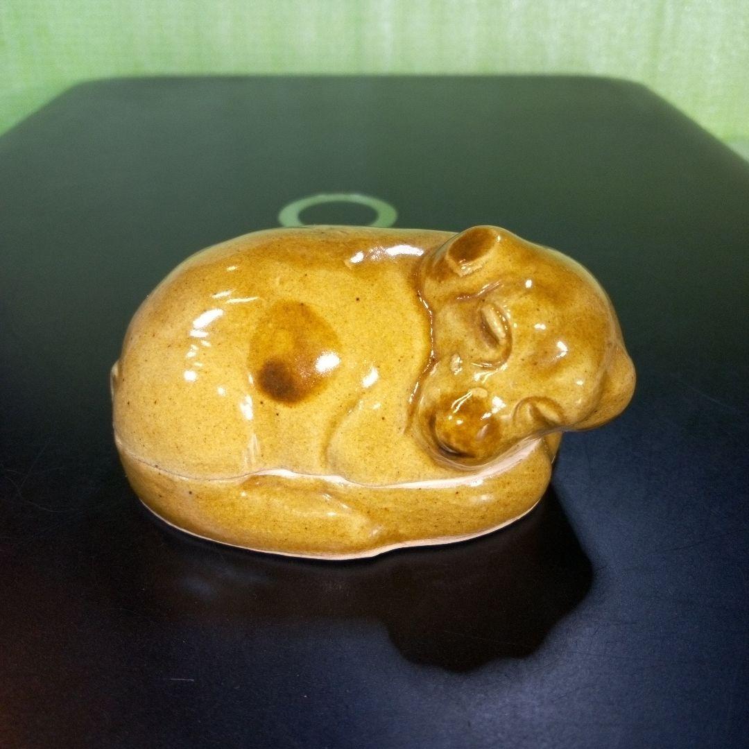 優しい表情で寝ている犬の香合　陶器製？　茶色　德？　徳？　干支香合　犬香合　レア
