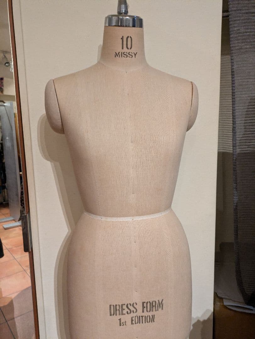 (株)大洋工芸アミコファッションズの10号MISSY体型のトルソーピン刺し可能