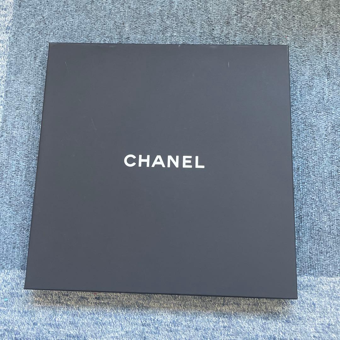 chanel スカーフ　カレ　空箱
