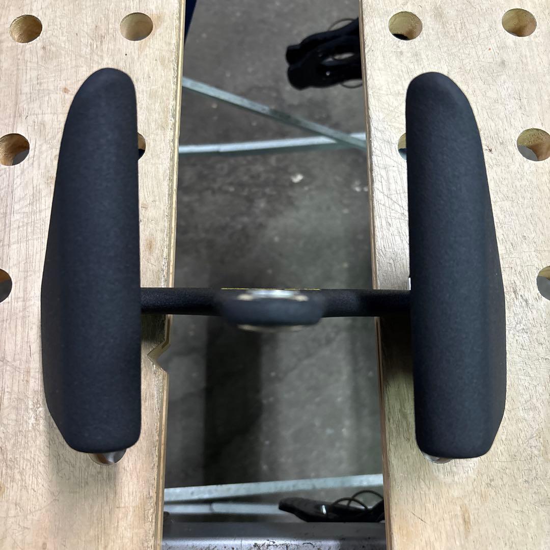 パラレルグリップ　ラットプル　プーリーロー