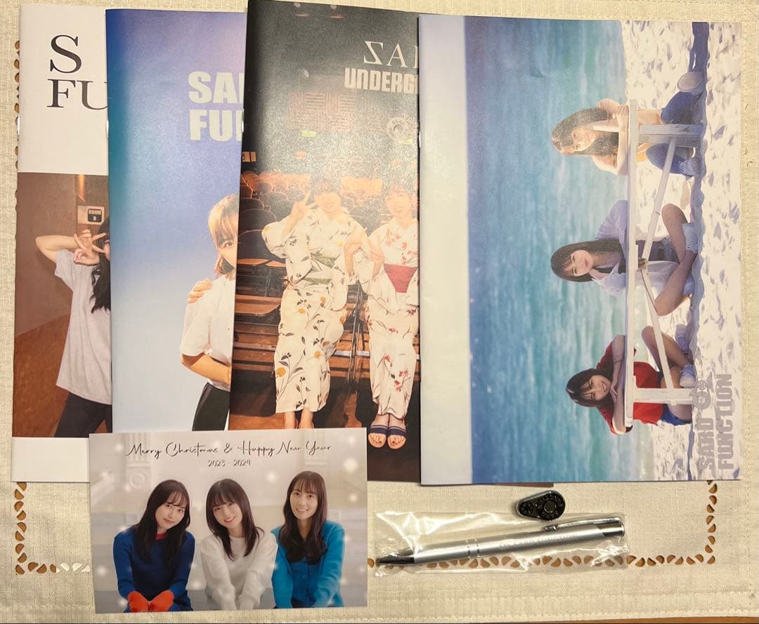 SARD UNDERGROUND 会報　ポストカード　ピンバッジ　ボールペン