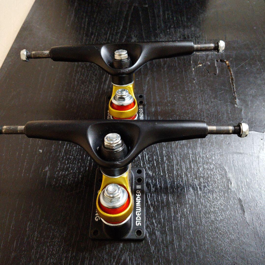 スケートボードトラック