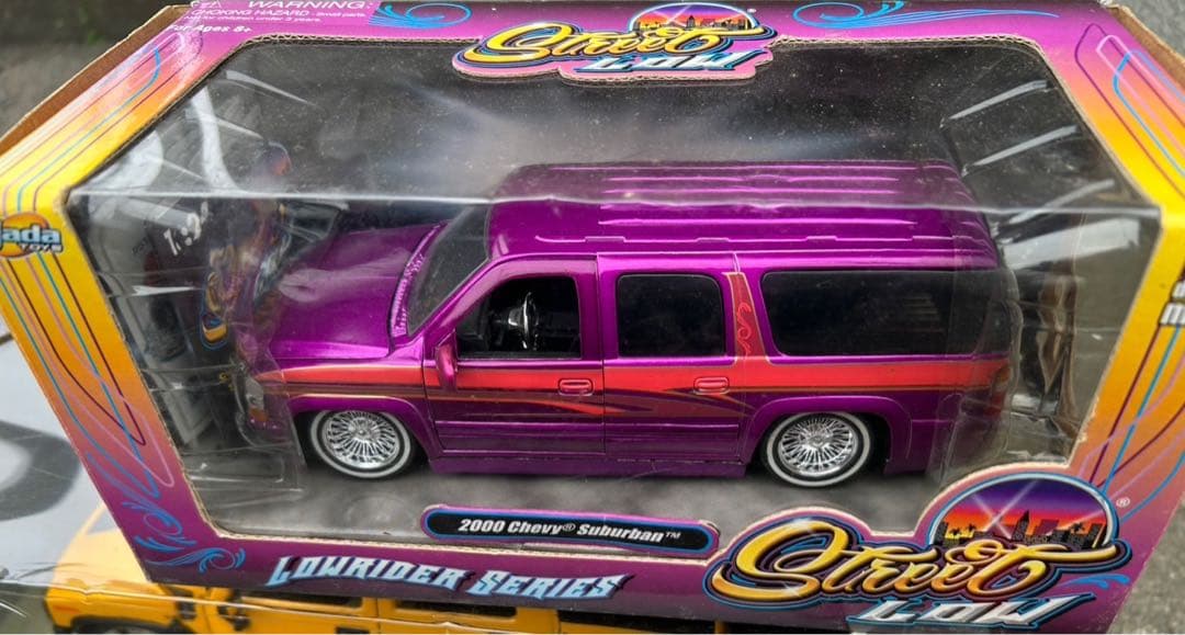 ミニカー Jada TOYS 1/24 2000 Chevy Suburban