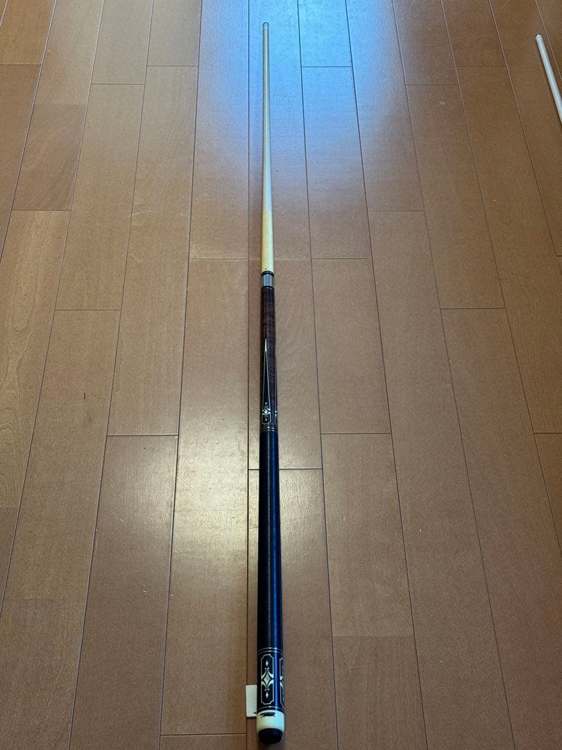 Predator 314 ビリヤードキュー 黒と白のコンビネーション （2本）