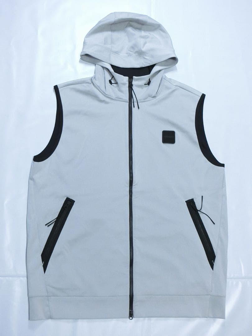 BRIEFING ブリーフィング　ライトグレーでフードが付いた前開きベスト XL