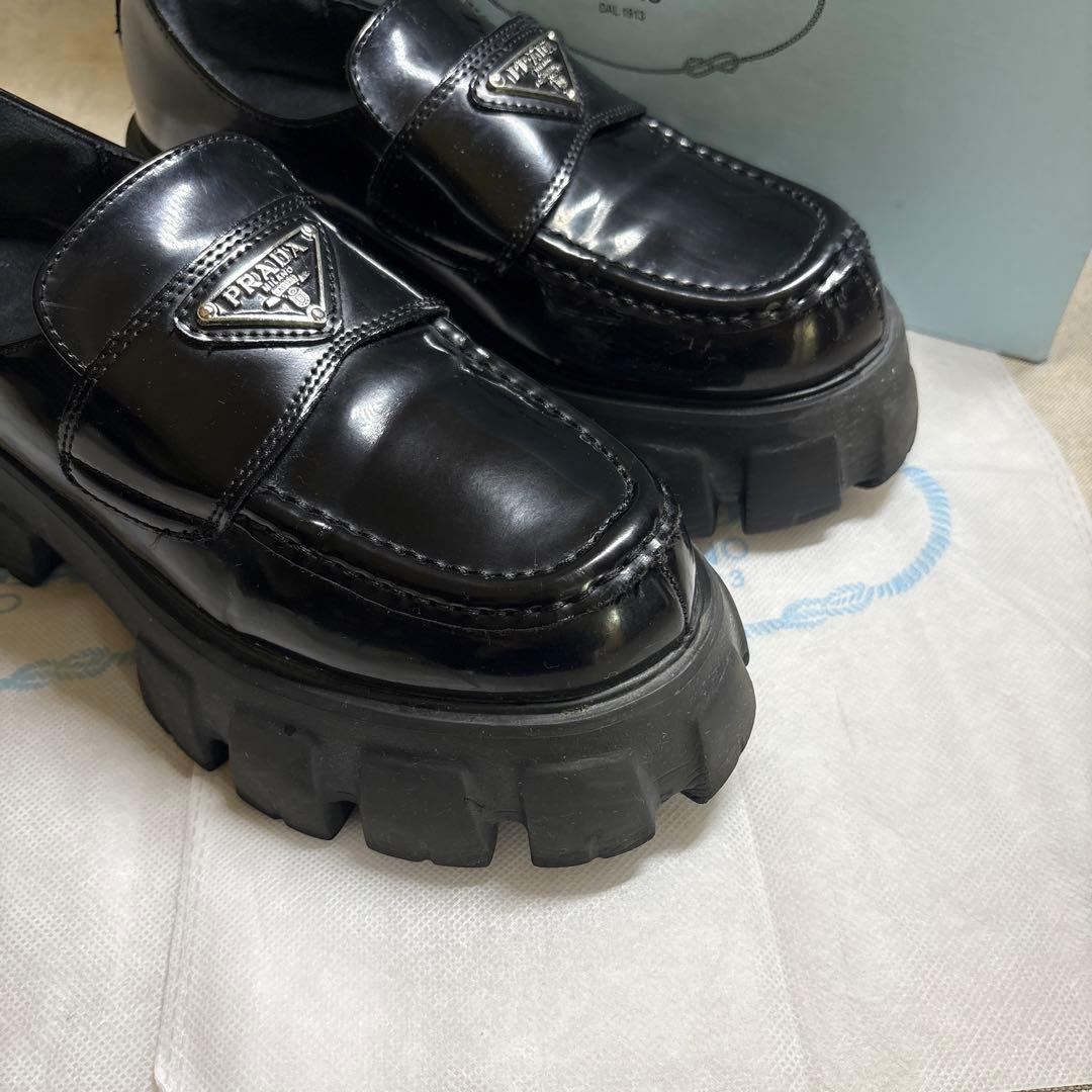 ポロロ　PRADA プラダローファー