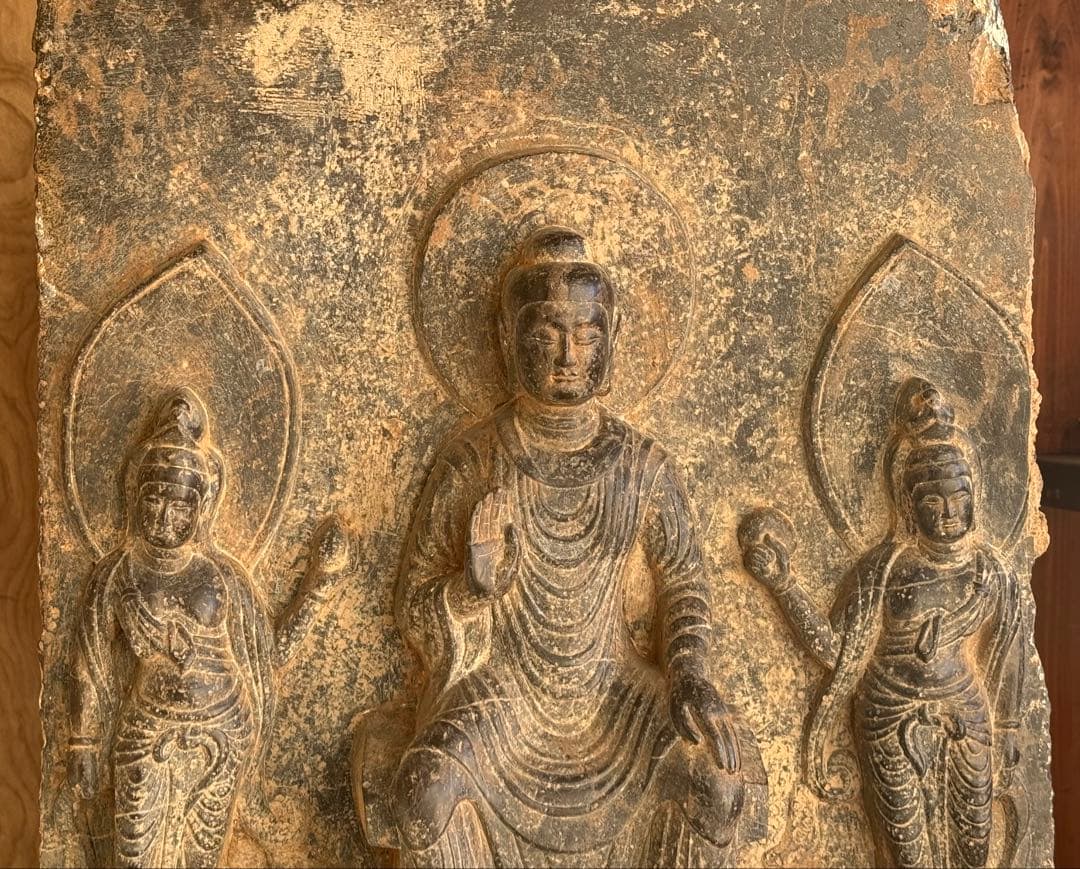 中国　石佛　三尊佛　台付　仏教美術　高さ約51cm 送料込み251211