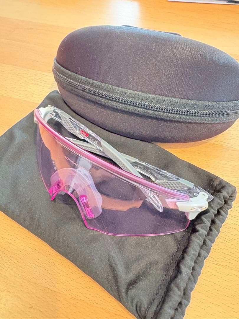 Oakley ピンクレンズ サングラス