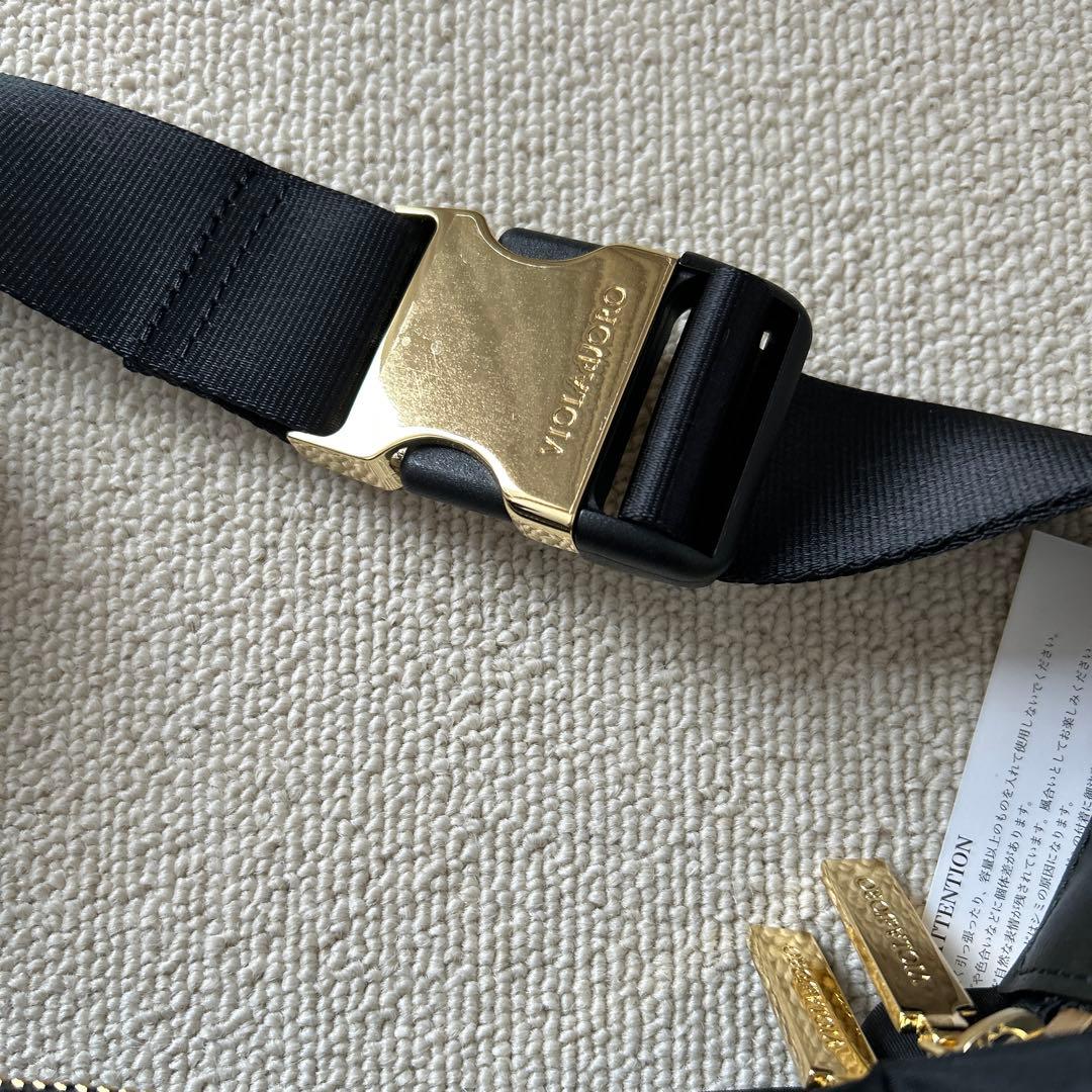 VIOLAd’ORO (ヴィオラドーロ) ナイロンボディバック　ブラック