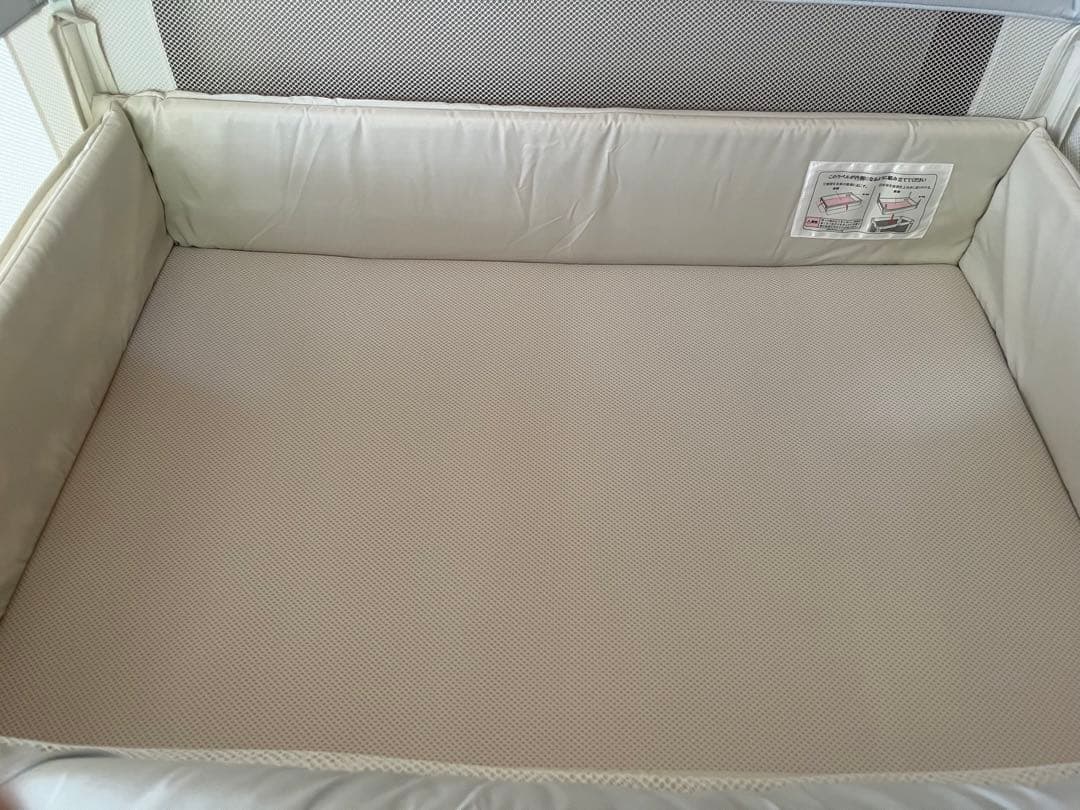 美品　アップリカ　ココネルエアー　ホワイトグレー