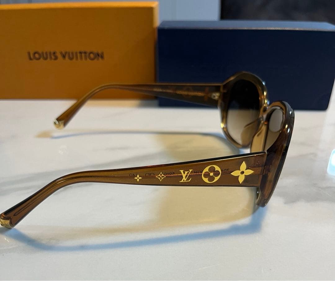 【HMMH7です】ヴィトンサングラス　正規品　取り扱い説明書あり