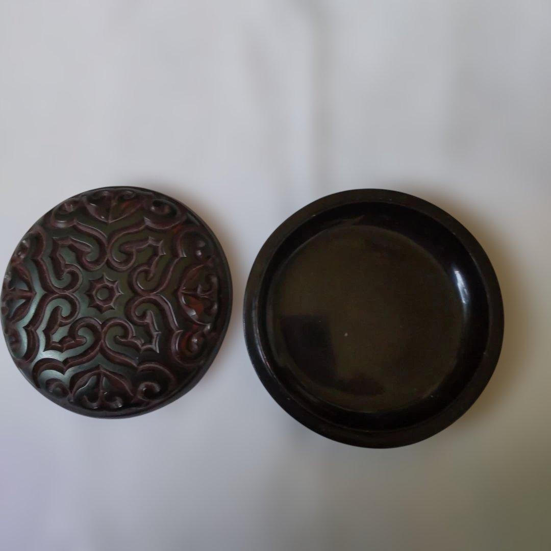 堆漆香合 『 雲彫紋 』 堆黒 香合 堆漆黒香合 共箱 茶道具 美品 です。