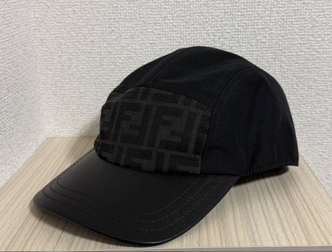 フェンディ　ベースボールキャップ
