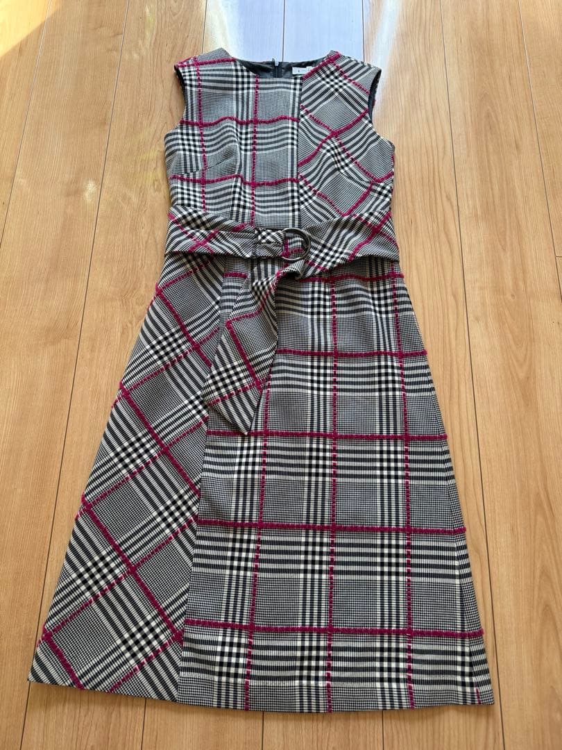 未使用に近い　エポカ　クリーニング済　上品ワンピース　40 膝丈