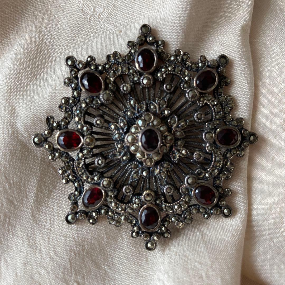 アンティークブローチ