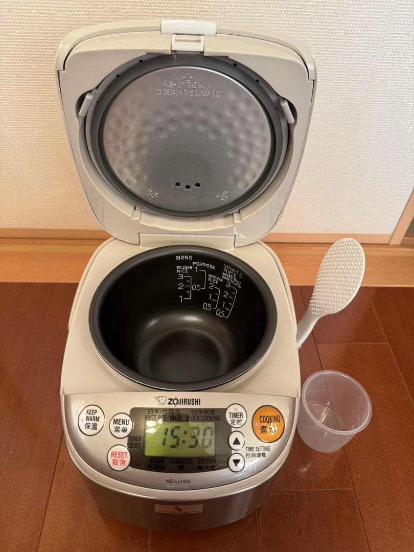 象印 Zojirushi 海外用炊飯器 NS-LLH05