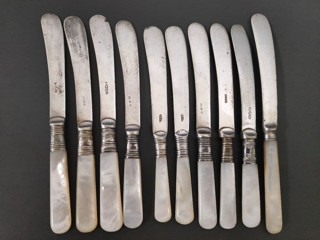 英国製アンティーク 白蝶貝ハンドル 純銀P バターナイフ10本 (L11④)
