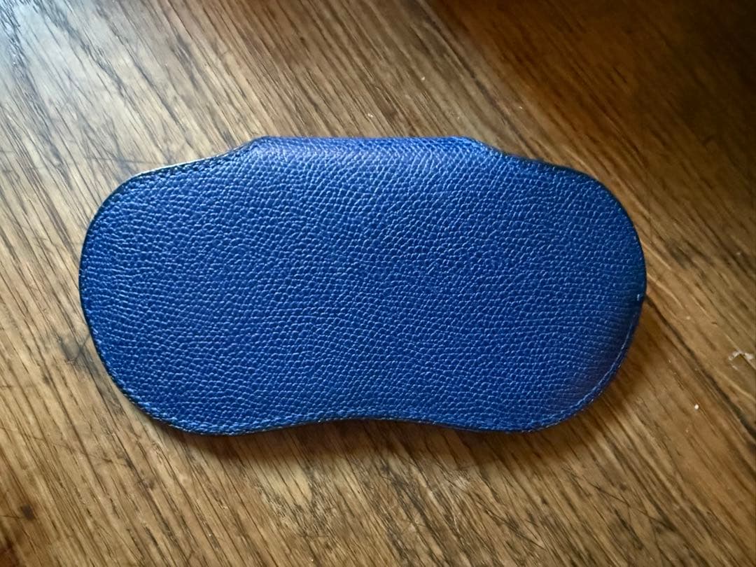 ヴァレクストラ　メガネケース