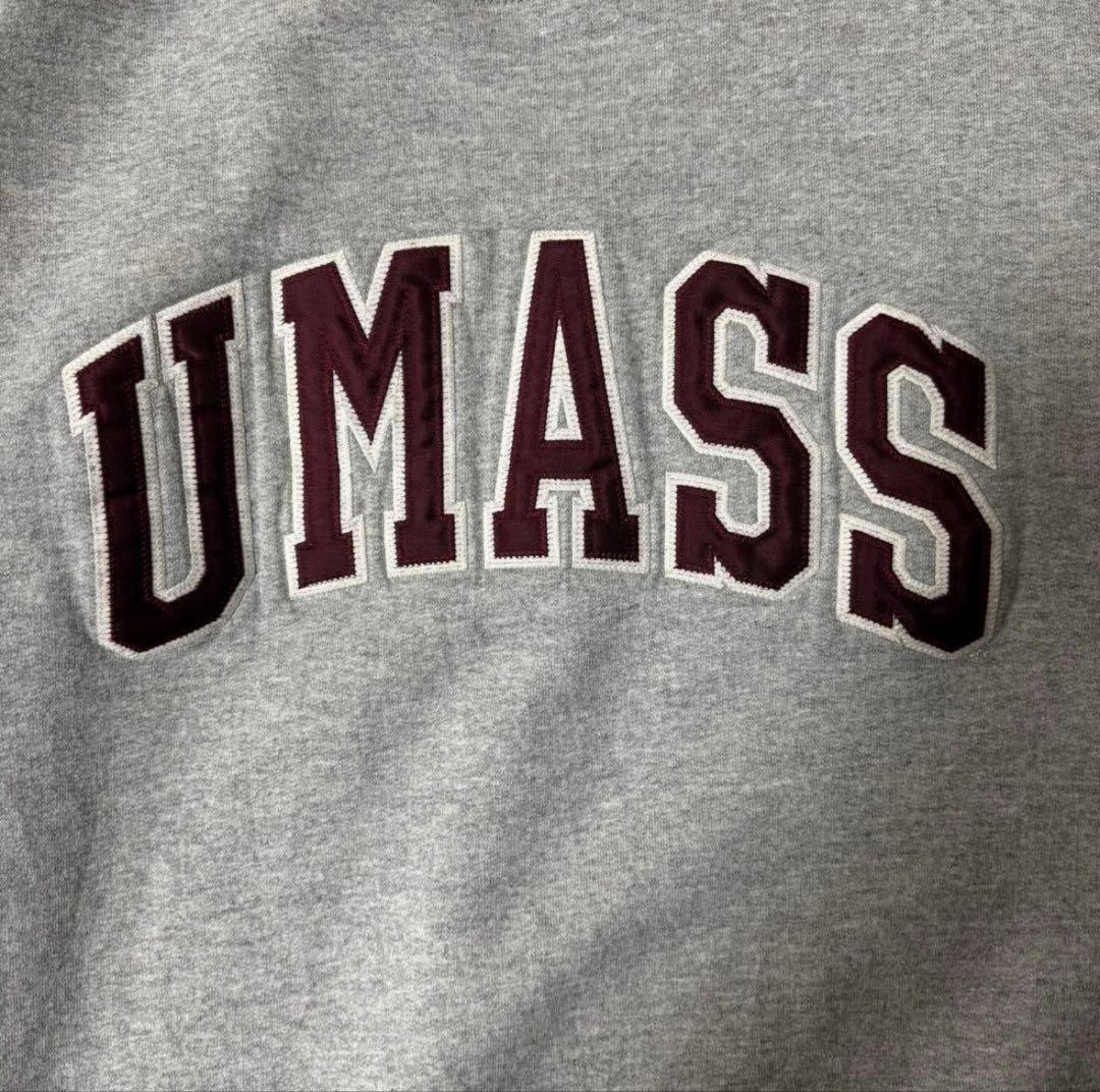 k*a様 4271/チャンピオン マサチューセッツ大学 カレッジ刺繍ロゴ スウェ