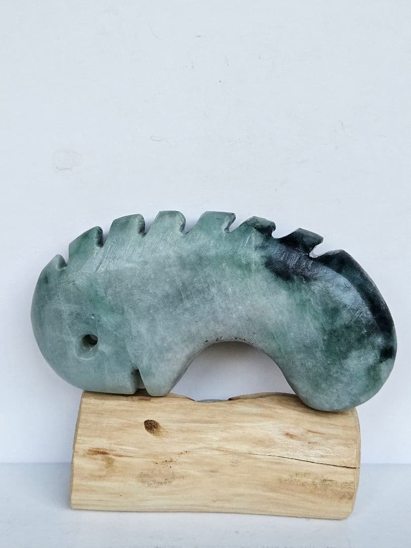 超特大 獣型 薙鎌 翡翠勾玉　　☆28,000円☆