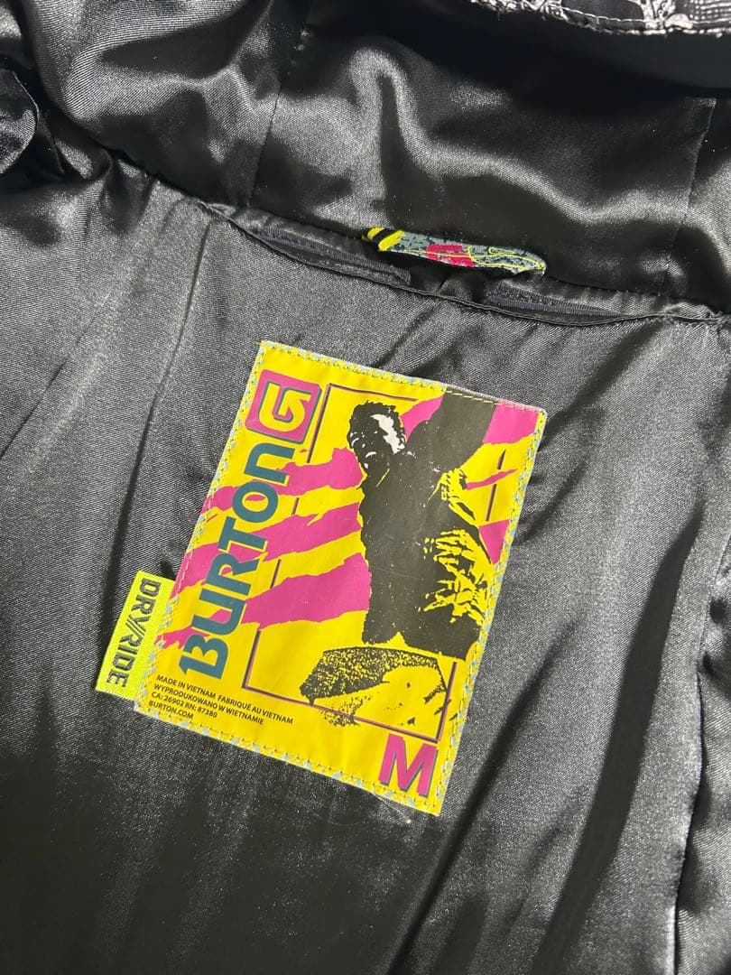 【美品】BURTON スノーボードウェア ダウンジャケット 総柄 y2k