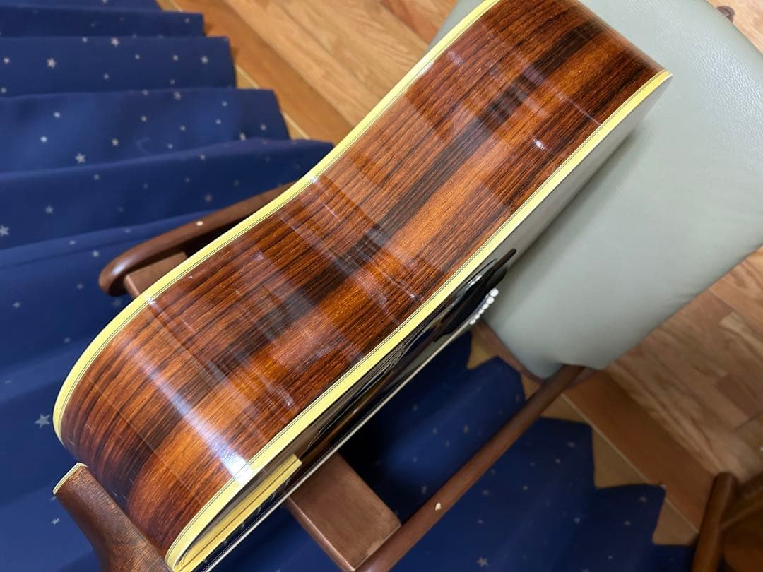 い*ん様 MORALES M80. 超レアー