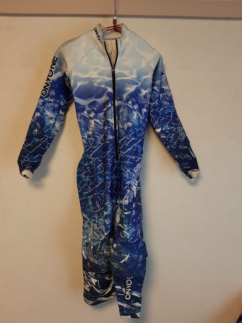 ONYONE スキーウェア ワンピース　Sサイズ　青色 グラデーション