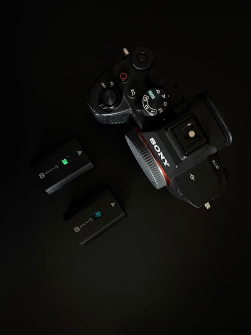 バッテリー2個・SONY α7Ⅳミラーレスカメラ 本体