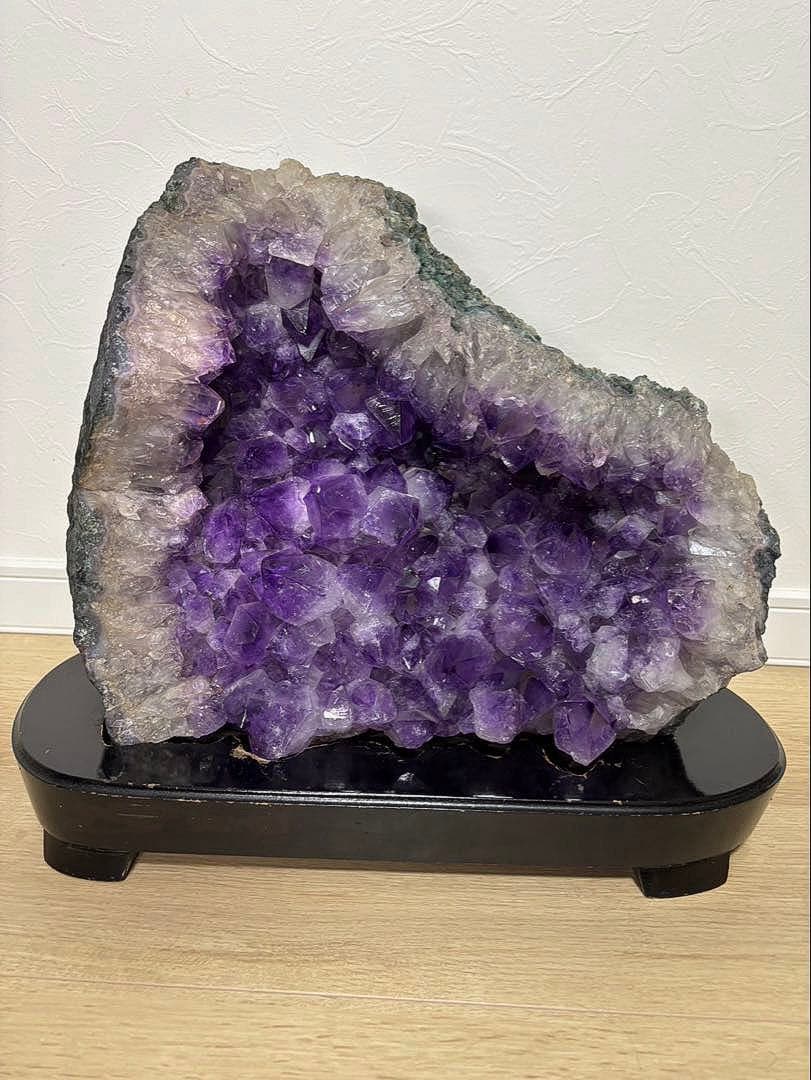 アメジストドーム15kg、(木製台座・保証書有り) 30cm × 36cm
