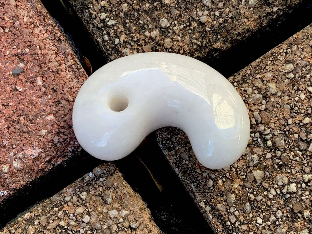 ✳極上物を守護石に糸魚川翡翠ジェダイト勾玉　白*無垢アイスジェイド氷　機械鑑別書