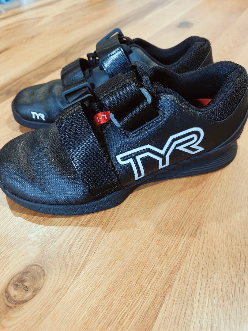 TYR（ティア）L-1リフター ブラック/レッド 25.9cm