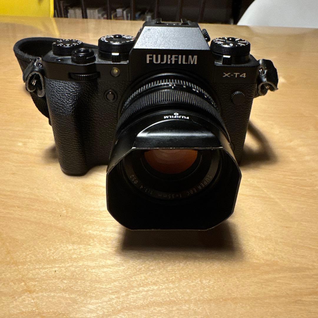 富士フィルムFUJIFILM　X-T4ボディ+35mmf1.4レンズ