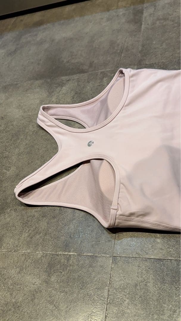 SUKALA3点セット　Lサイズのタンクトップとレギンスセット