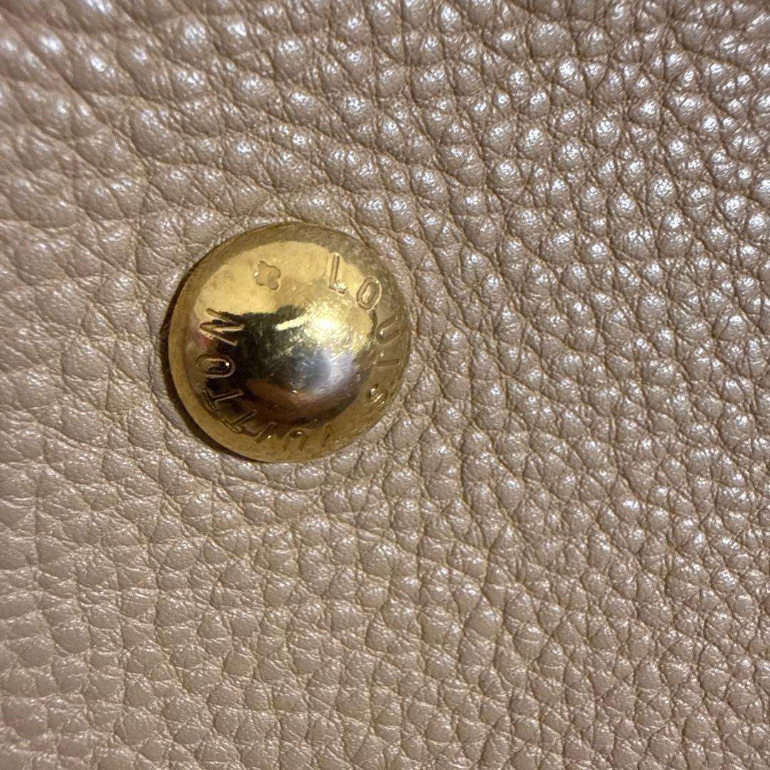 ショルダーバッグ　LOUIS VUITTON マヒナXL