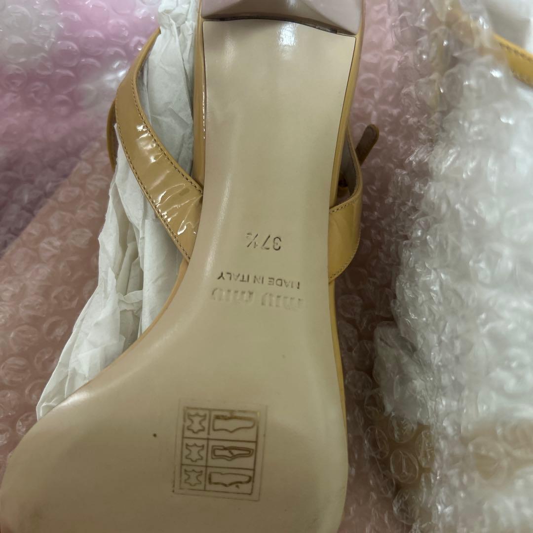Miu Miu ベージュ ストラップサンダル