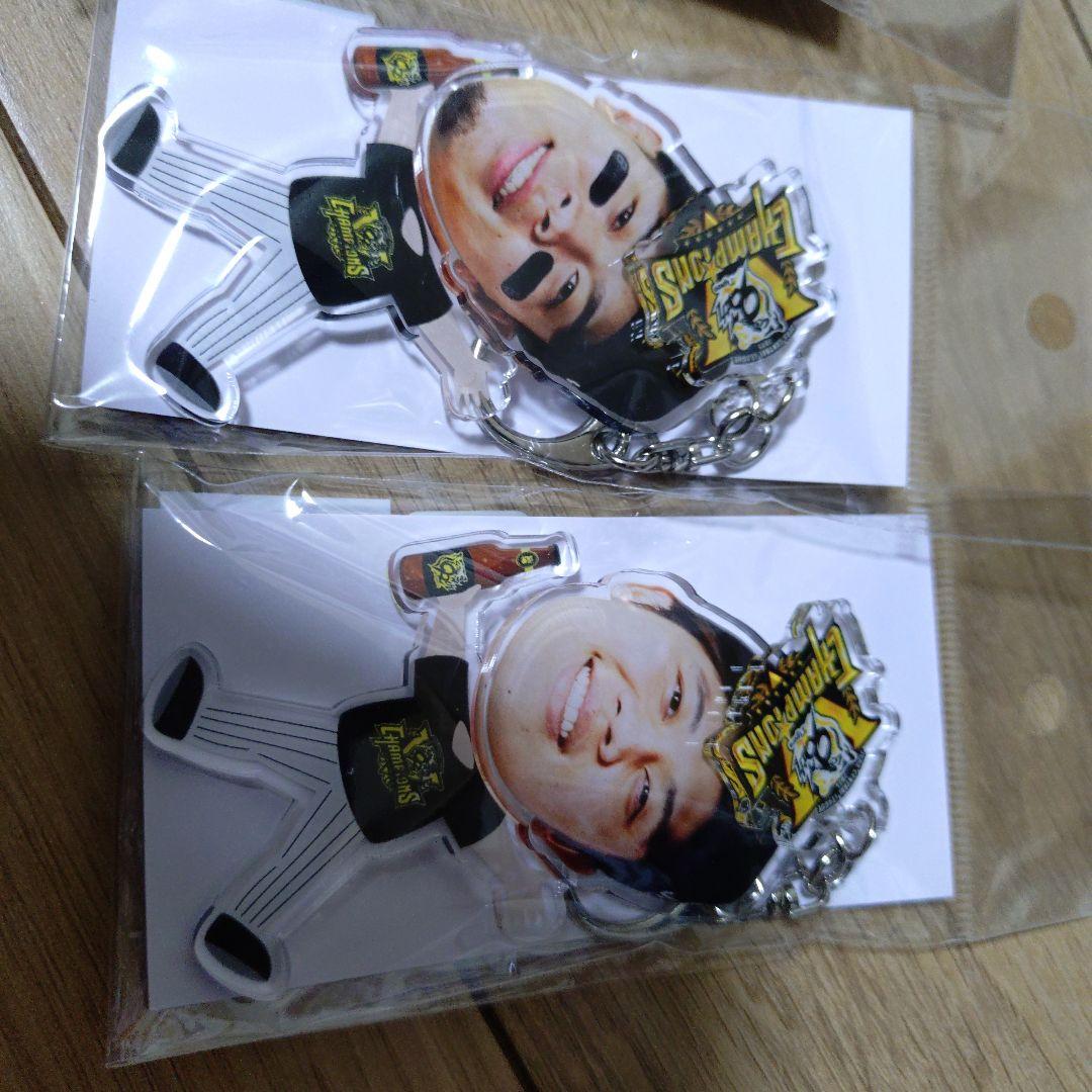 阪神タイガース2025JERAセ・リーグ優勝記念ビールかけふりふりキーホルダー