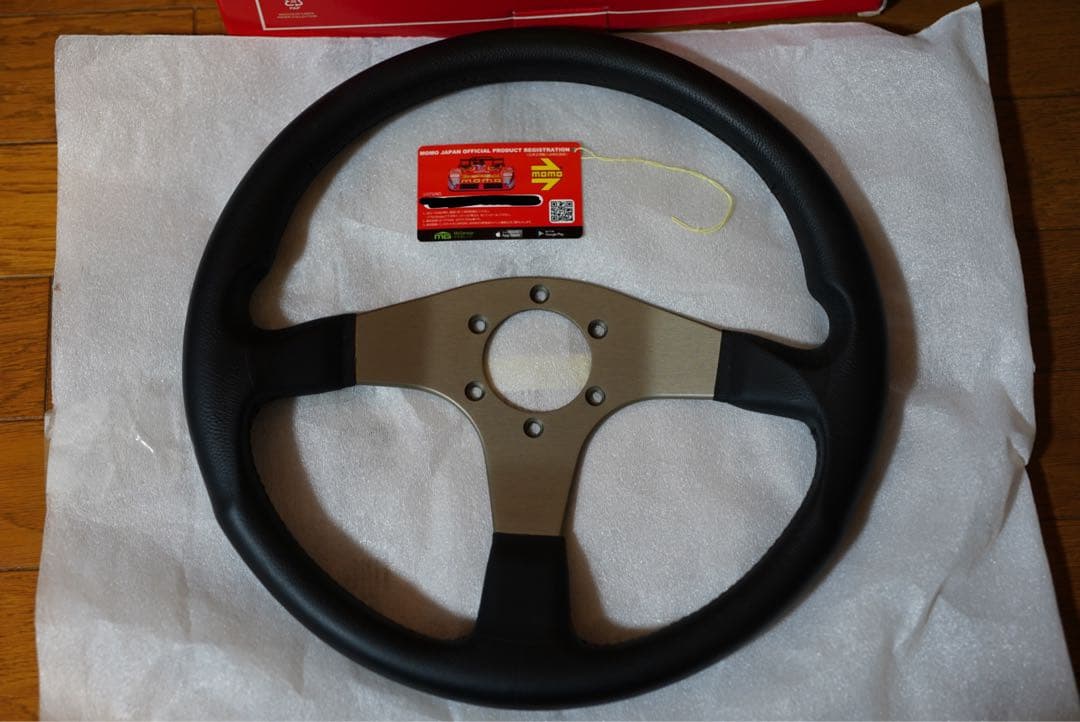 新品同様 MOMO raceダークグレー φ35 小径ステアリング 正規品