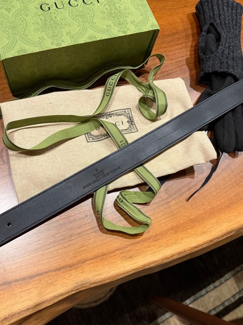 【極美品・箱付き】【国内正規品】GUCCI ブラック GGバックル ベルト