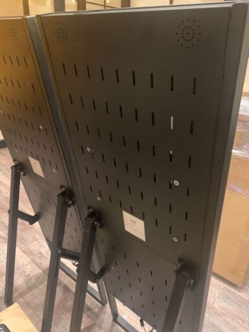 【値下げ】デジタル看板　デジタルサイネージ　タッチパネルで操作簡単！