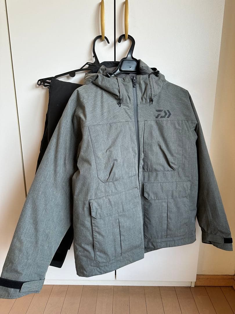 ダイワ　防水ウエア　スキー　スノボ　釣り　釣りガール　Lサイズ　上下セット