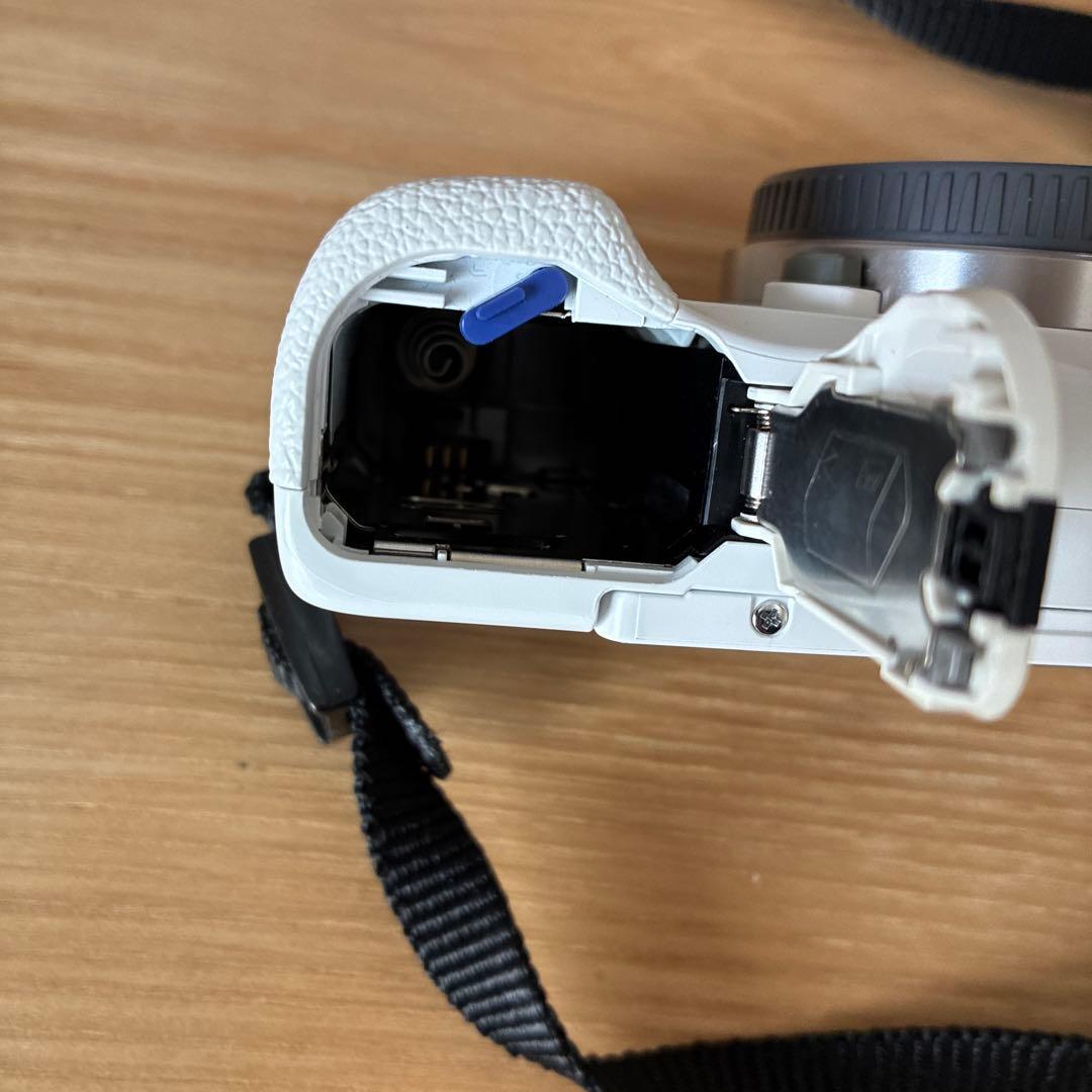 SONY α5100 ミラーレス一眼 本体と付属品