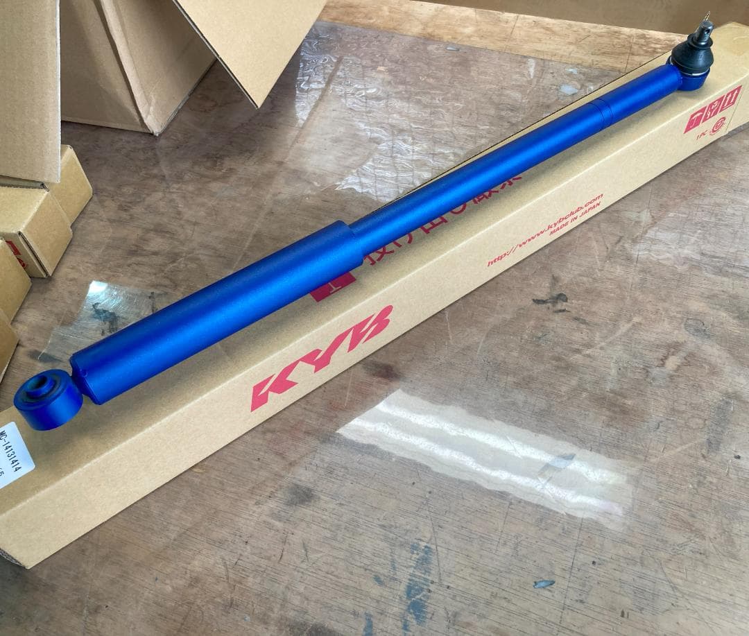 新品 　KYB製ジムニーJB64ステアリングダンパー