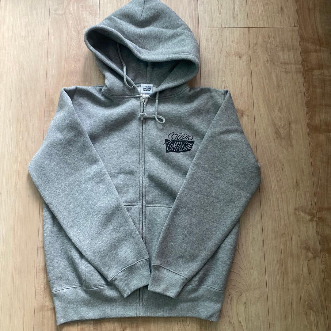 スタジオコンポジット　パーカー　M