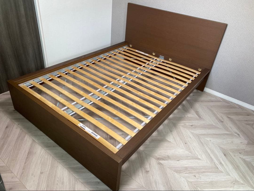 ブラウン IKEA ダブルベッドフレーム 木製