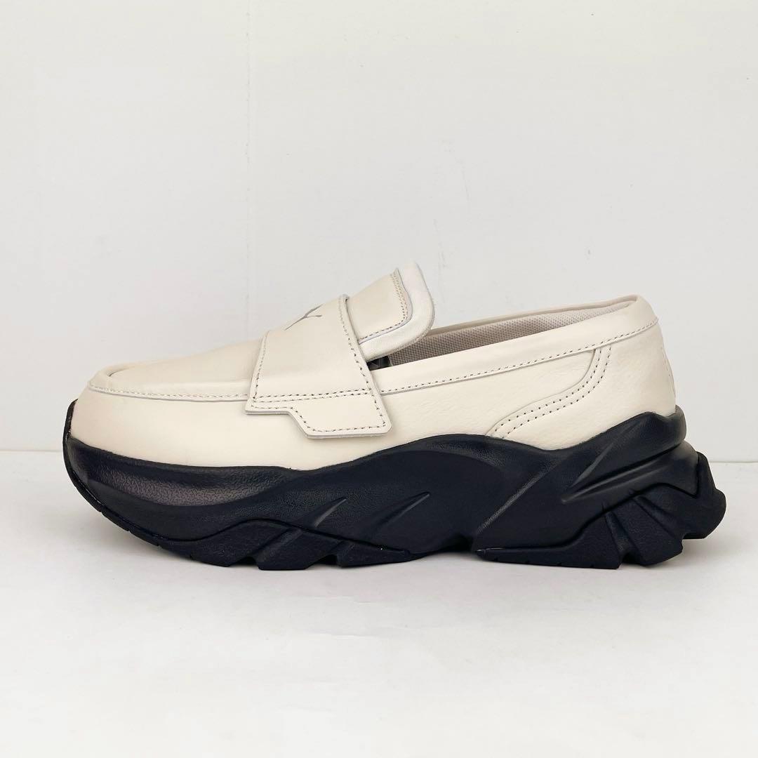 極美品！PUMA ウィメンズローファー　厚底スリッポンスニーカー 23cm