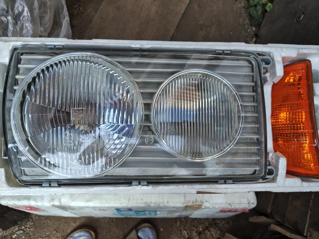 「希少」W123ベンツ　ヘッドライト