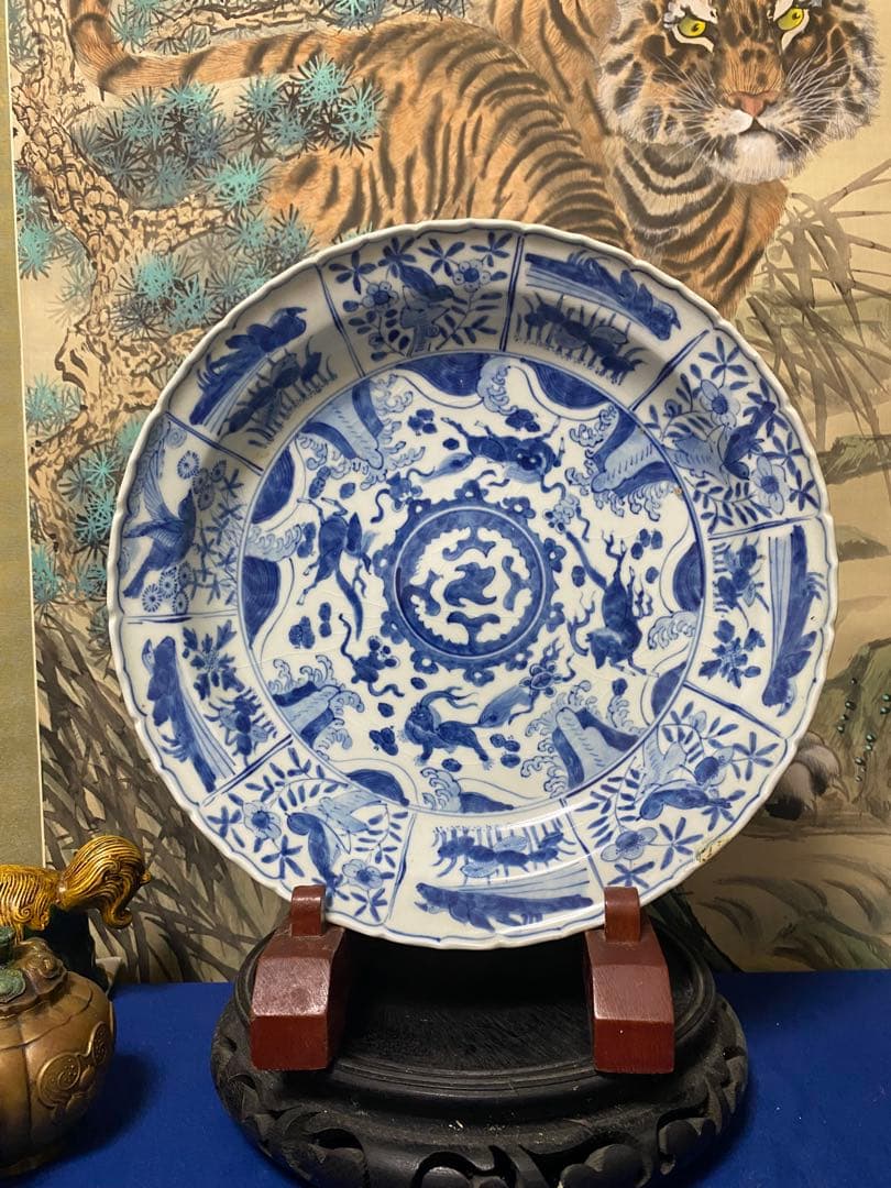 清朝　青白磁の神話的生物の皿　セット2枚