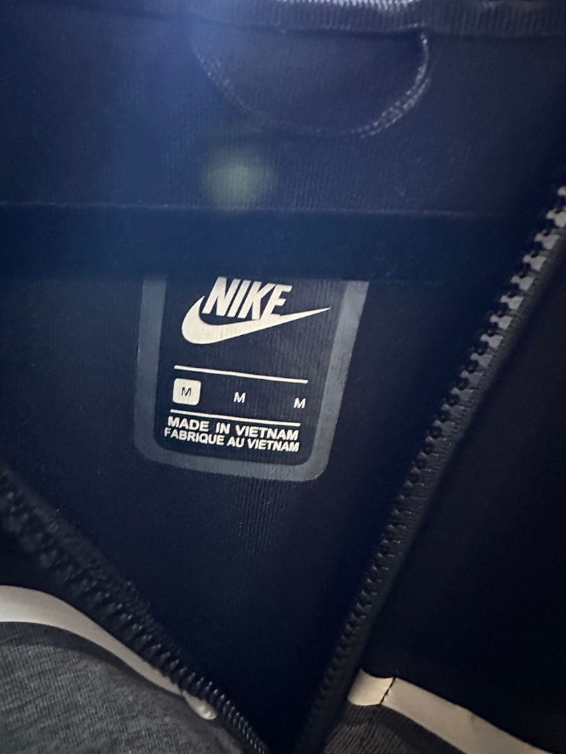 NIKE テックフリース 海外 ブラックグレーMサイズ