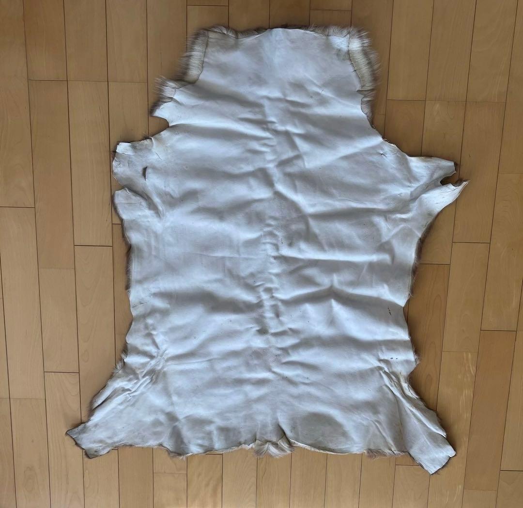 トナカイ毛皮　敷物　北欧　インテリア