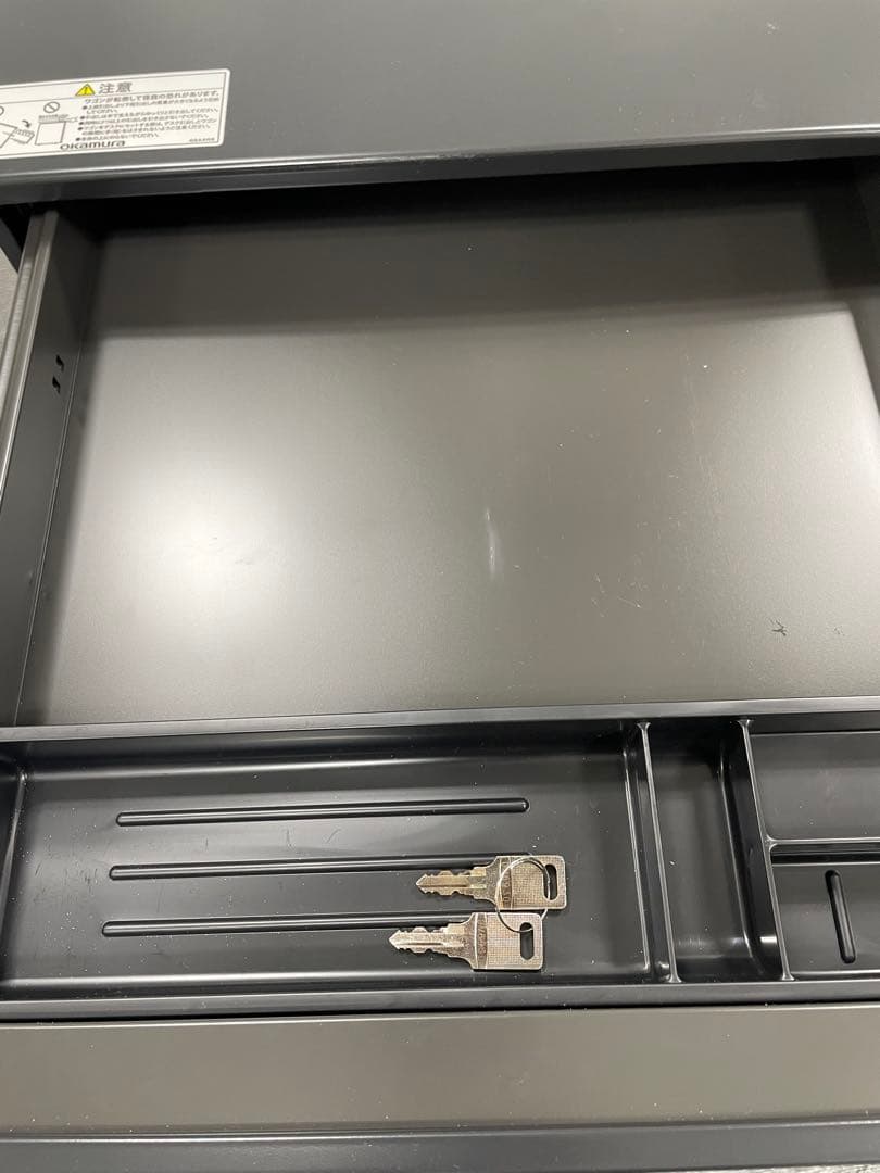 美品オカムラ　okamura 黒の収納キャビネット（ロック付き）　3段